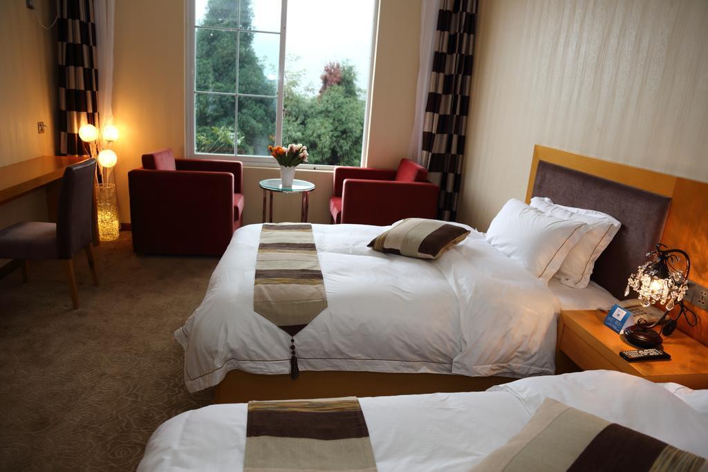 Panshan Tingquan Tuwo Holiday Resort Leshan Rom bilde