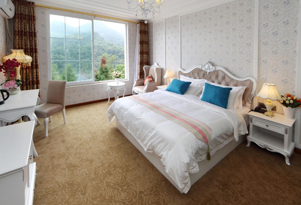 Panshan Tingquan Tuwo Holiday Resort Leshan Rom bilde