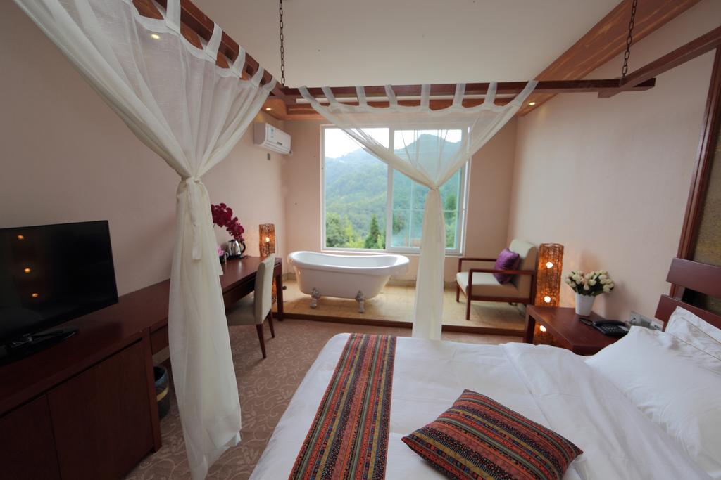 Panshan Tingquan Tuwo Holiday Resort Leshan Rom bilde