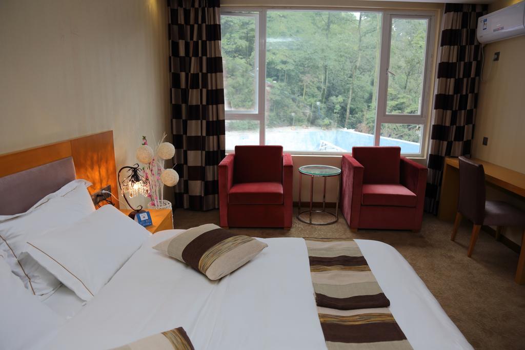 Panshan Tingquan Tuwo Holiday Resort Leshan Rom bilde